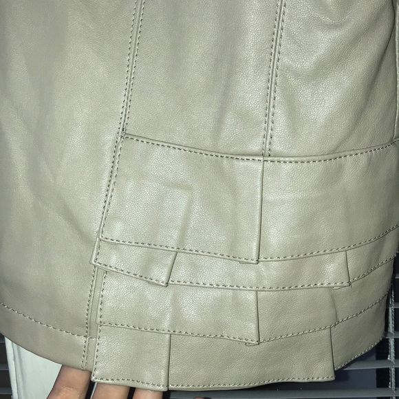 jacket - Picture 2 of 5